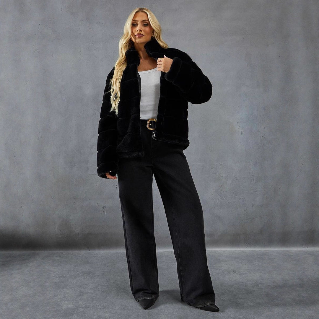 Damen Modische Kurzjacke mit voluminösem Teddy-Fell Heidi-Mode