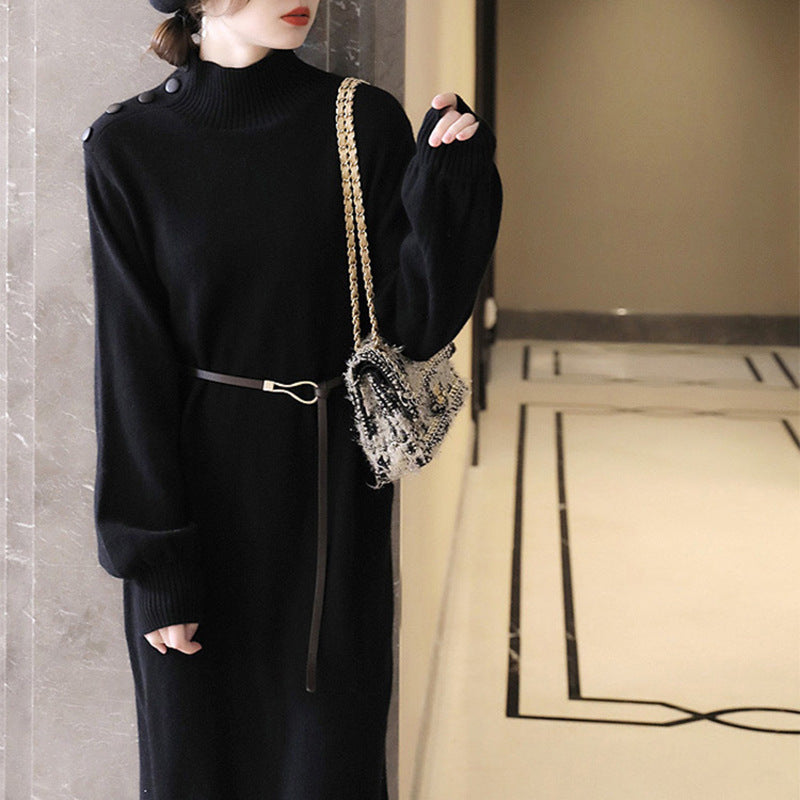 Damen Elegantes Strickmaxikleid mit hochgeschlossenem Kragen und dekorativen Knöpfen Heidi-Mode