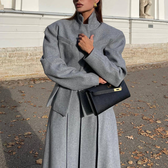 Damen elegantes und modernes Anzugset mit tailliertem Blazer und schwingendem Rock Heidi-Mode