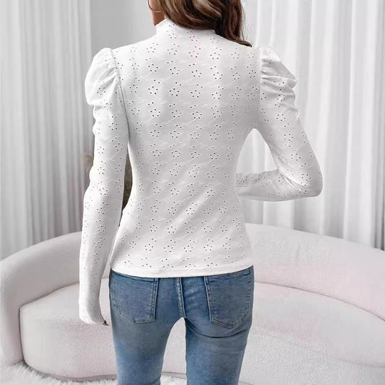 Damen Langarmoberteil mit Rüschenkragen und dekorativem Lochmuster Heidi-Mode