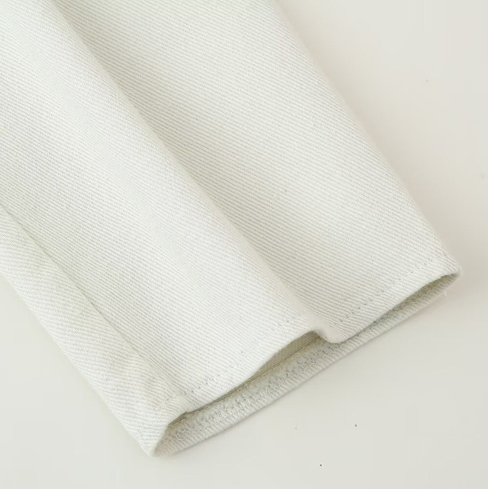 Damen cropped Denimjacke mit kontrastierenden Taschen und fransigem Saum Heidi-Mode