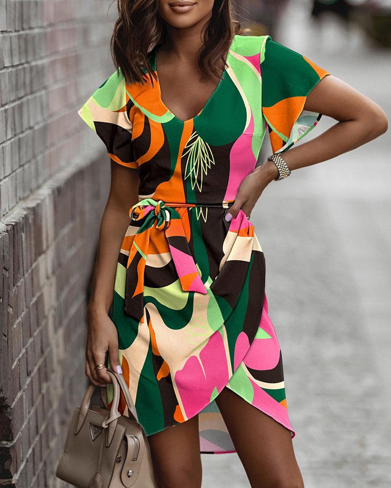 Damen Wickelkleid mit floralem Muster und eleganten Rüschendetails Heidi-Mode