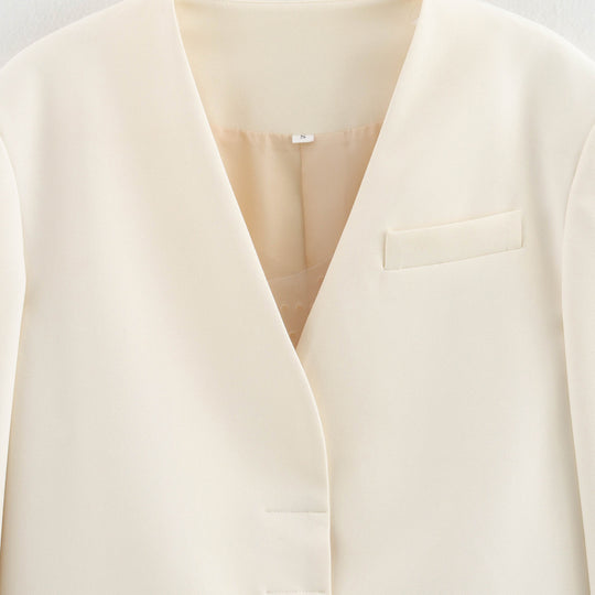 Damen elegante Bouclejacke mit zeitgemäßem Schnitt und integrierten Taschen Heidi-Mode
