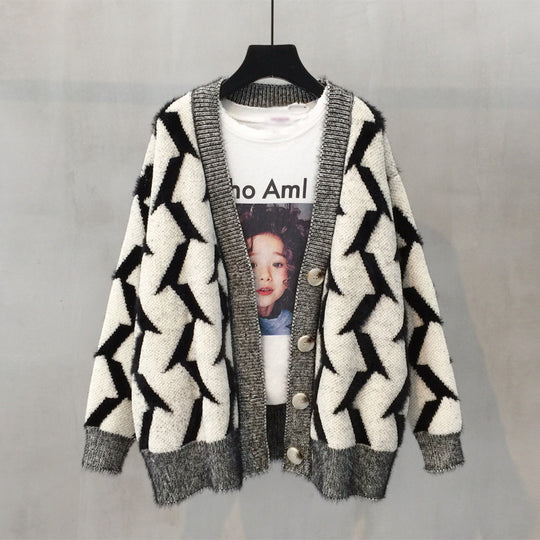 Damen Grobstrick Cardigan mit modernem Zickzackmuster und Knopfdetails Heidi-Mode