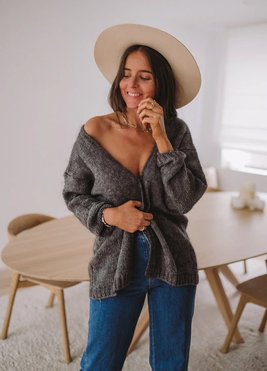 Damen lässiger Pullover mit offener Schulter und weichem Strickmuster Heidi-Mode
