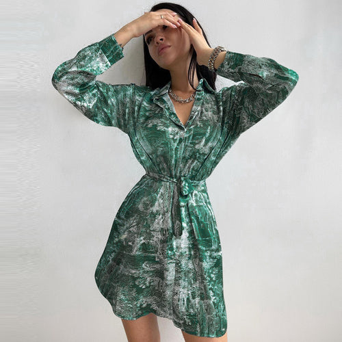 Damen Hemdblusenkleid mit Taillengürtel und schimmerndem Stoff Heidi-Mode