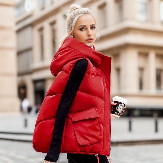 Damen gesteppte Winterweste mit verstellbarer Kapuze und praktischen Taschen Heidi-Mode