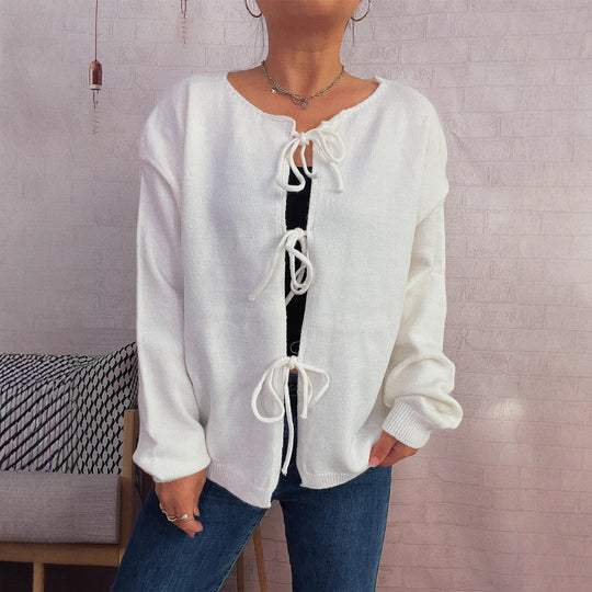 Damen Strickjacke mit dekorativem Schnürdesign und weitem Schnitt Heidi-Mode