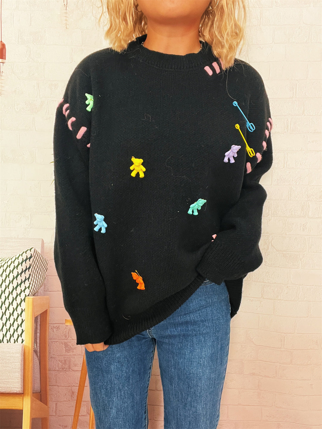 Damen Pullover mit verspieltem Bären-Motiv und dekorativen Applikationen Heidi-Mode