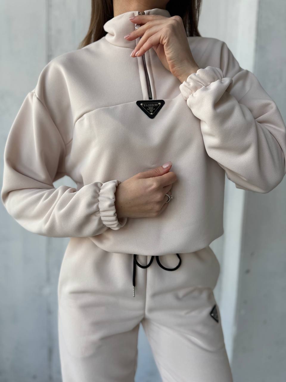 Damen modischer Jogginganzug mit hochgeschlossenem Kragen und Kordelzug Heidi-Mode