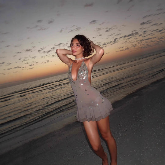 Damen ärmelloses Sommeroberteil mit funkelnden Pailletten und Rüschensaum Heidi-Mode