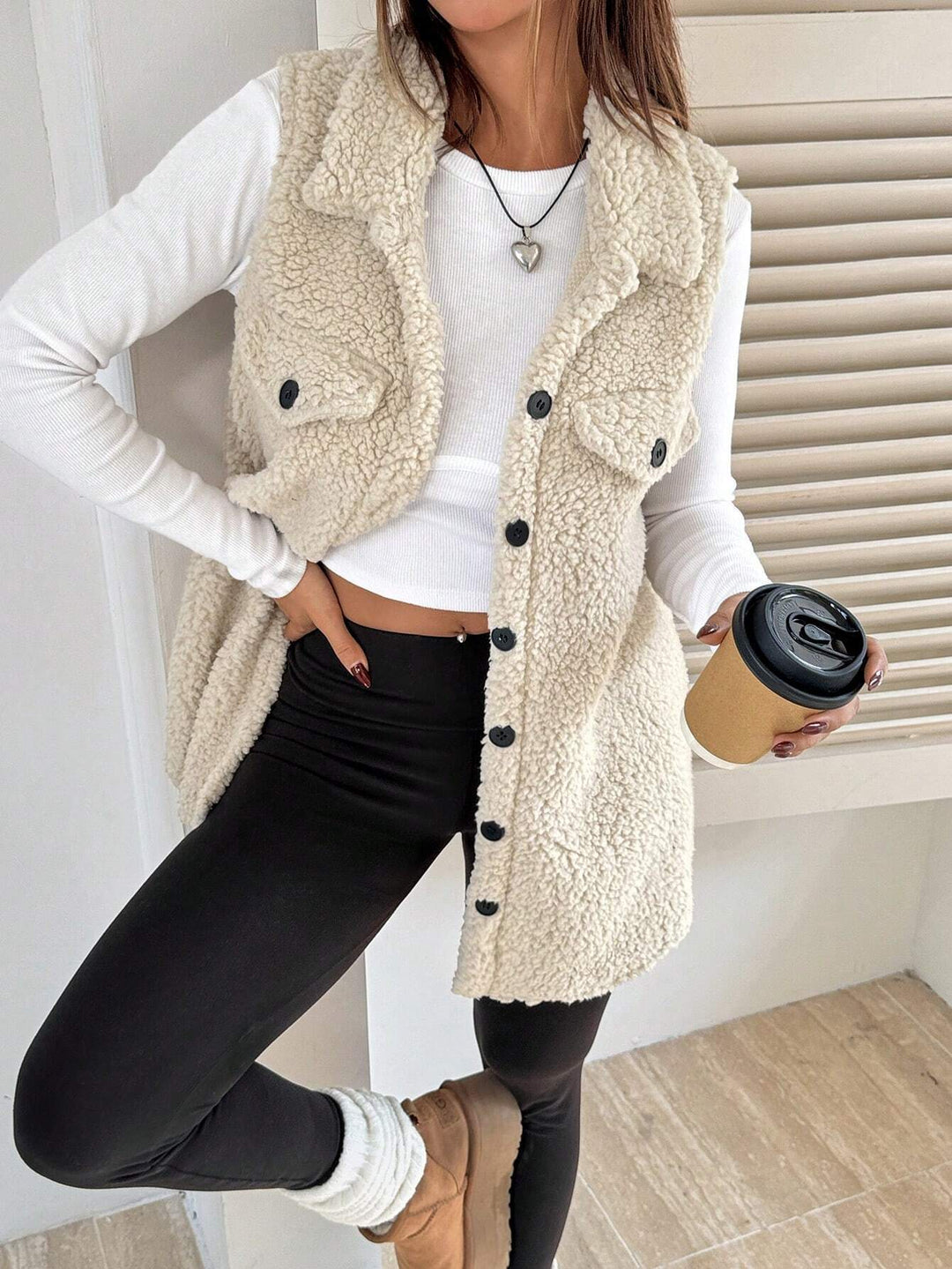 Damen Weiche Weste aus Teddystoff mit praktischen Taschen Heidi-Mode