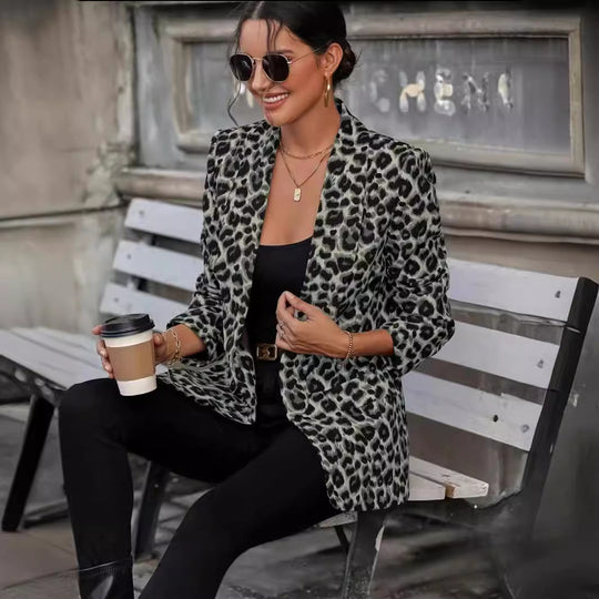 Damen Blazer mit modernem Leopardenmuster und elegantem Schnitt Heidi-Mode