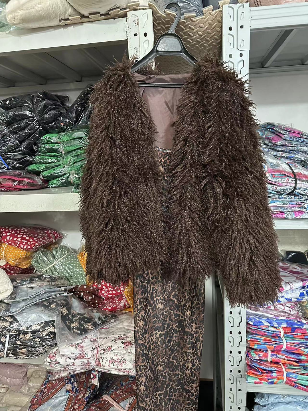 Damen Luxuriöse Kunstfell-Weste mit modischem Schnitt und voluminösem Design Heidi-Mode