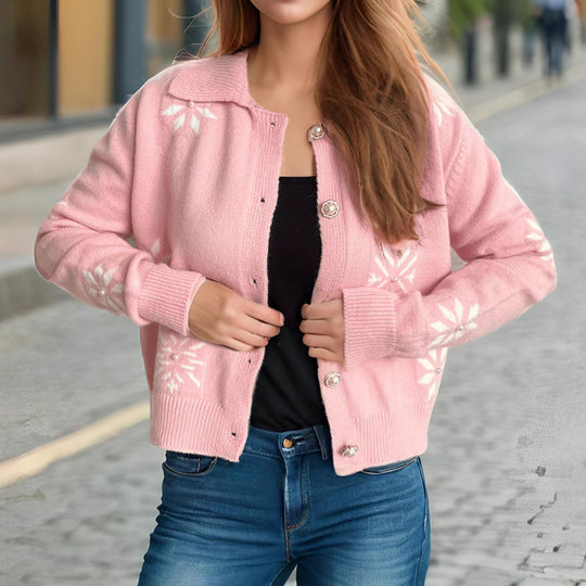 Damen gestrickte Kurzjacke mit winterlichem Schneeflockenmotiv Heidi-Mode