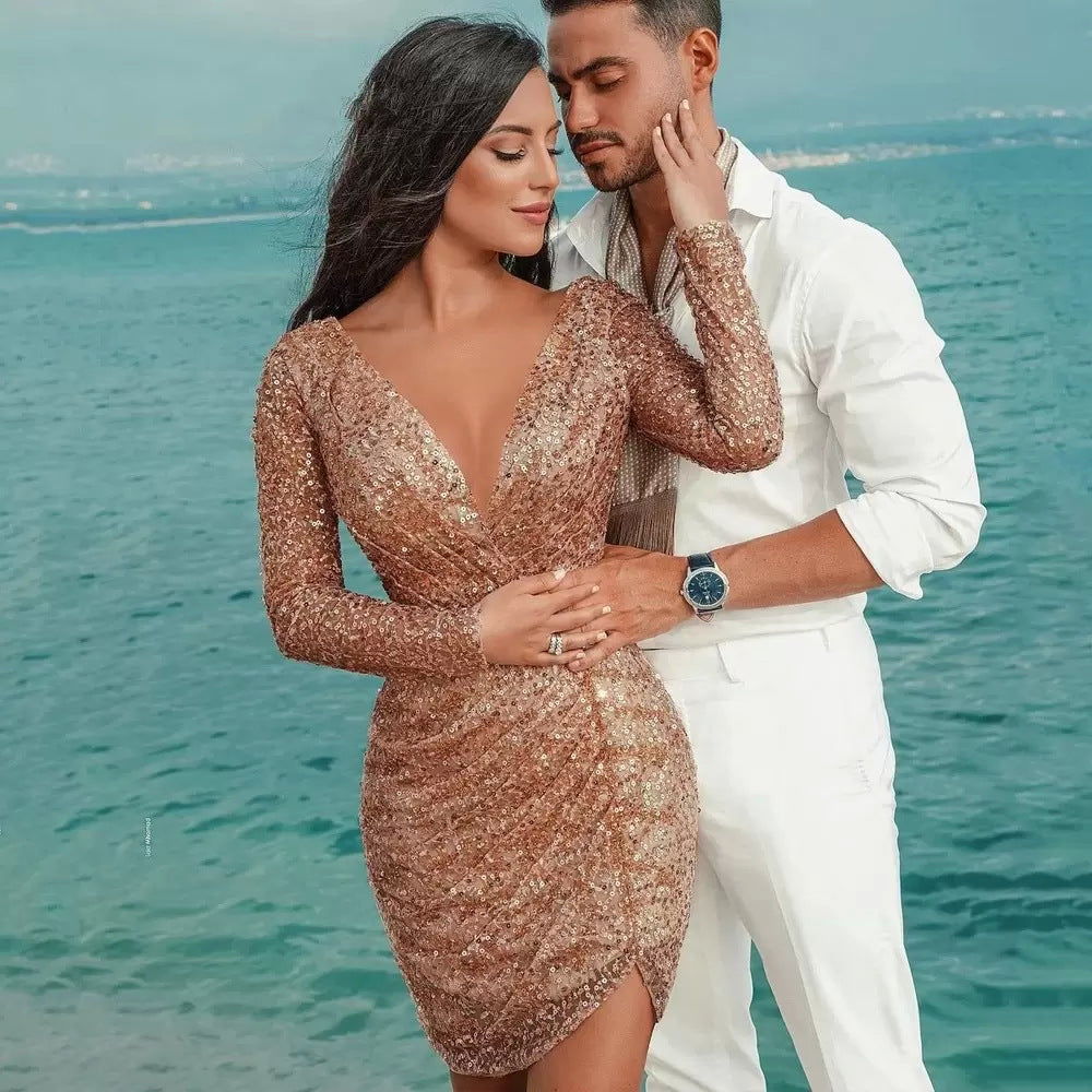Damen Figurbetontes Glitzerkleid mit tiefem V-Ausschnitt und asymmetrischem Saum Heidi-Mode