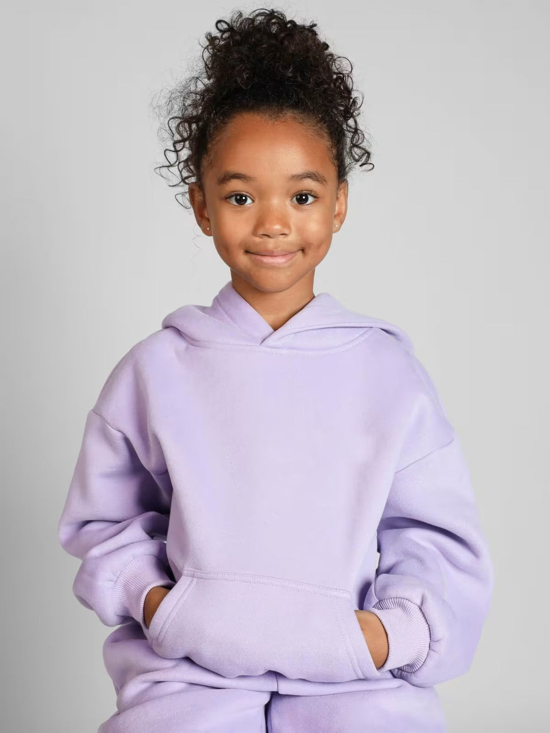 Damen lässiges Kapuzenpullover mit geräumiger Kängurutasche und kuscheligem Material Heidi-Mode