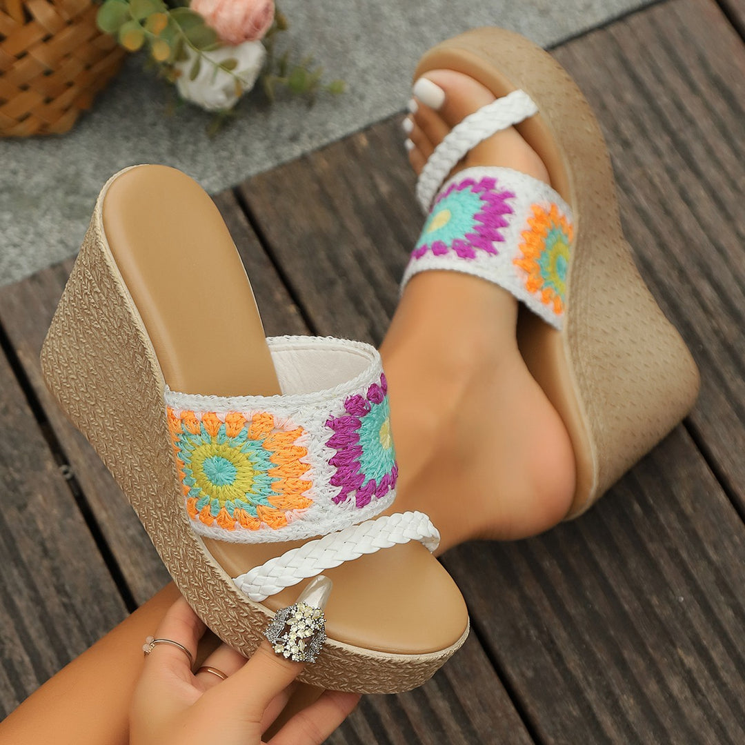 Damen Hochwertige Plateau-Sandalen mit buntem Stickdesign und komfortablem Fußbett Heidi-Mode