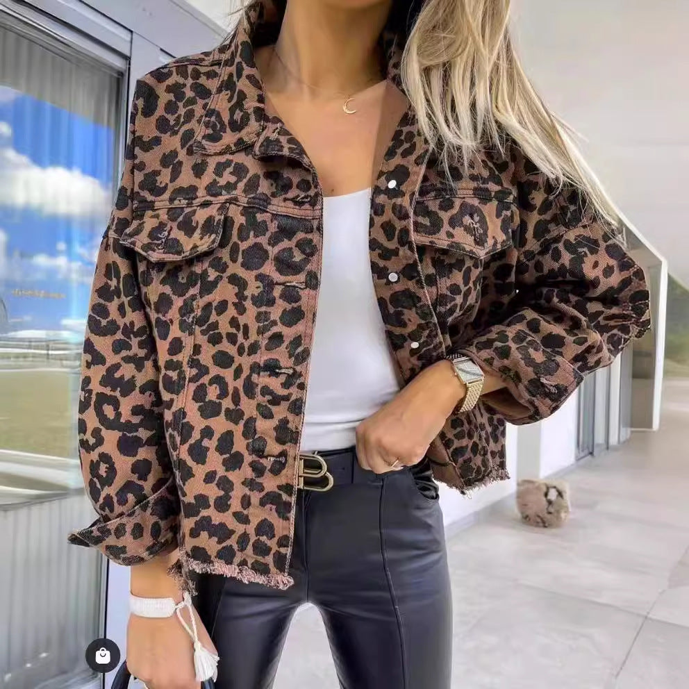 Damen Jeansjacke im angesagten Leo-Print mit lässigem Schnitt Heidi-Mode
