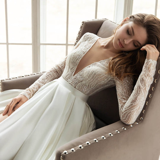 Heidi-Mode | Goldene Prägung Hohler V-Ausschnitt Weißes Abendkleid