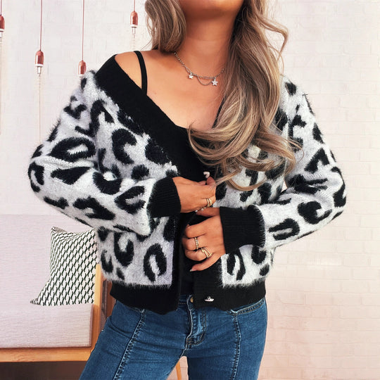 Damen oversized Strickjacke mit tierischem Leopardenmuster und knöpfbarem Design Heidi-Mode
