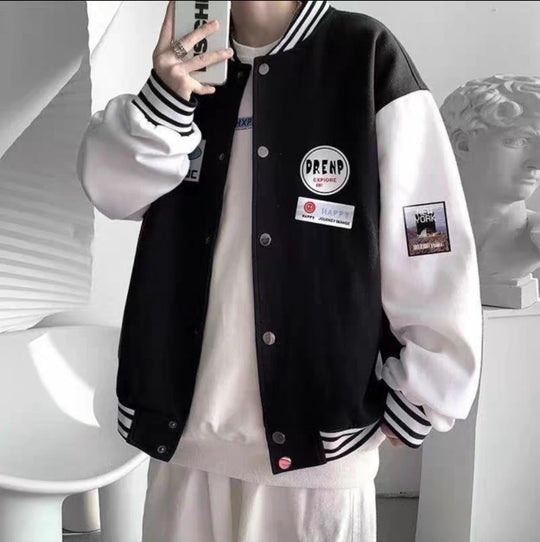 Herren Collegejacke mit praktischen Taschen und Stickereien Heidi-Mode