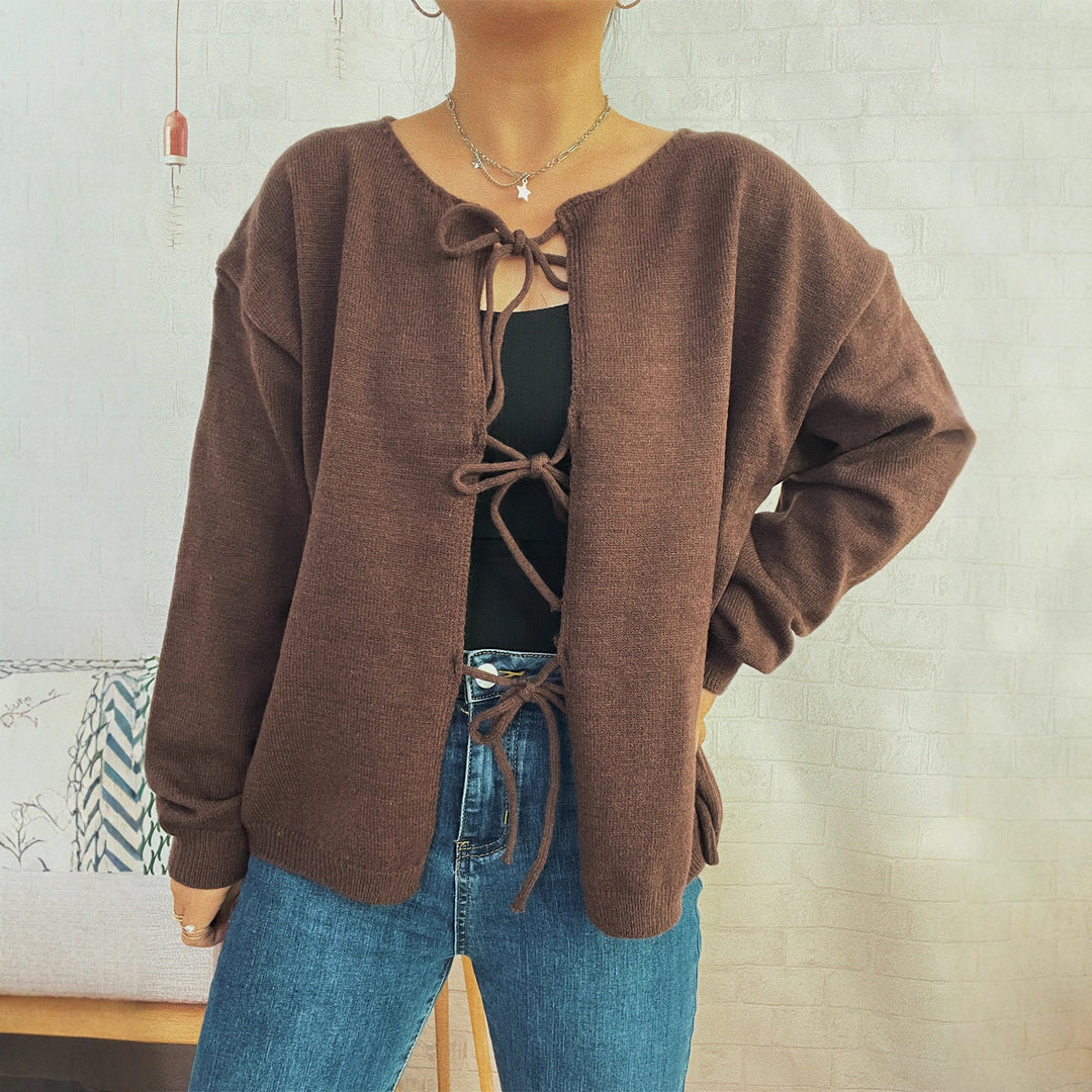 Damen Strickjacke mit dekorativem Schnürdesign und weitem Schnitt Heidi-Mode