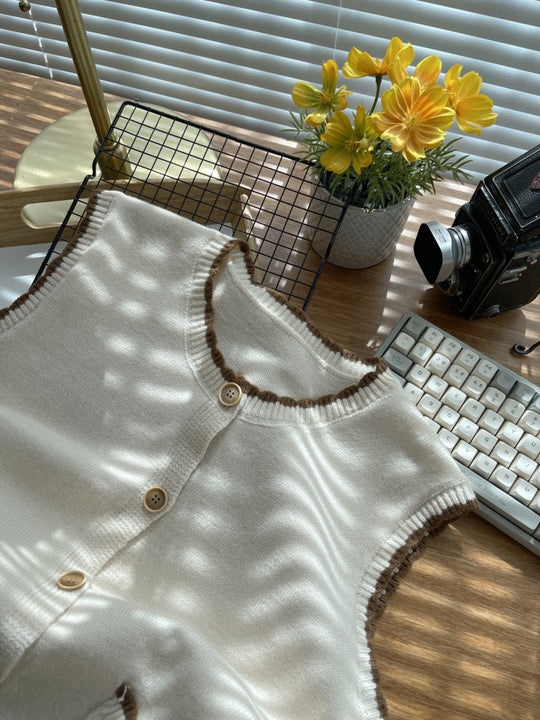Damen Strickweste mit kontrastierenden Details und Taschen Heidi-Mode