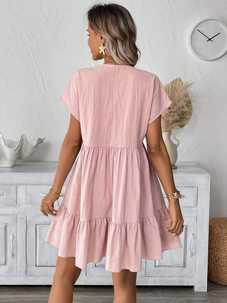 Damen kurzes Sommerkleid mit tiefem V-Ausschnitt und Rüschensaum Heidi-Mode