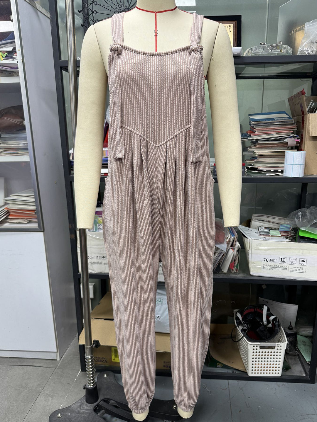 Damen Lässiger Jumpsuit mit praktischen Taschen Heidi-Mode