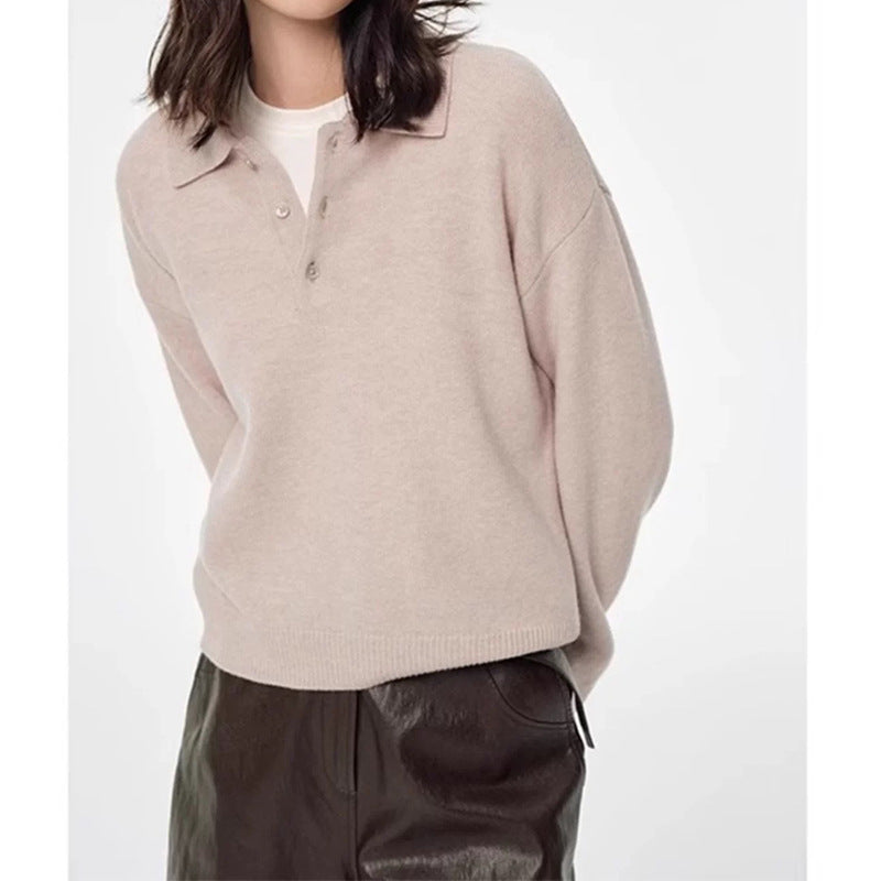 Damen eleganter Pullover mit klassischem Polokragen und feinen Knopfdetails Heidi-Mode