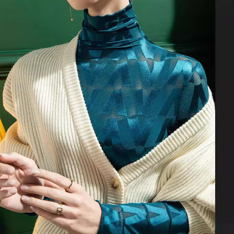Damen Elegantes Rollkragenoberteil mit geometrischem Muster und transparenten Akzenten Heidi-Mode