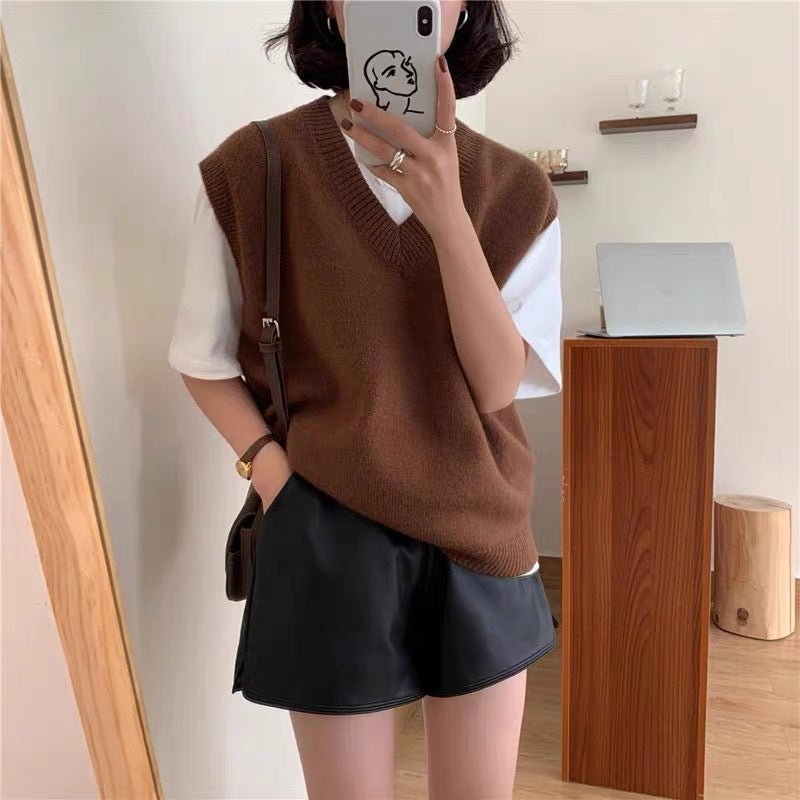 Damen Elegante Strickweste im Relaxed Fit mit V-Ausschnitt und feinen Details Heidi-Mode