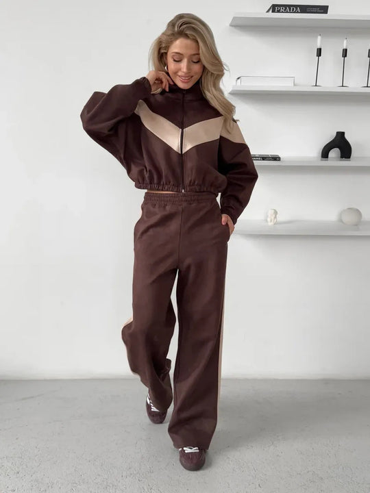 Damen Sportlicher Loungewear-Set mit gestreiftem Design und hohem Kragen Heidi-Mode