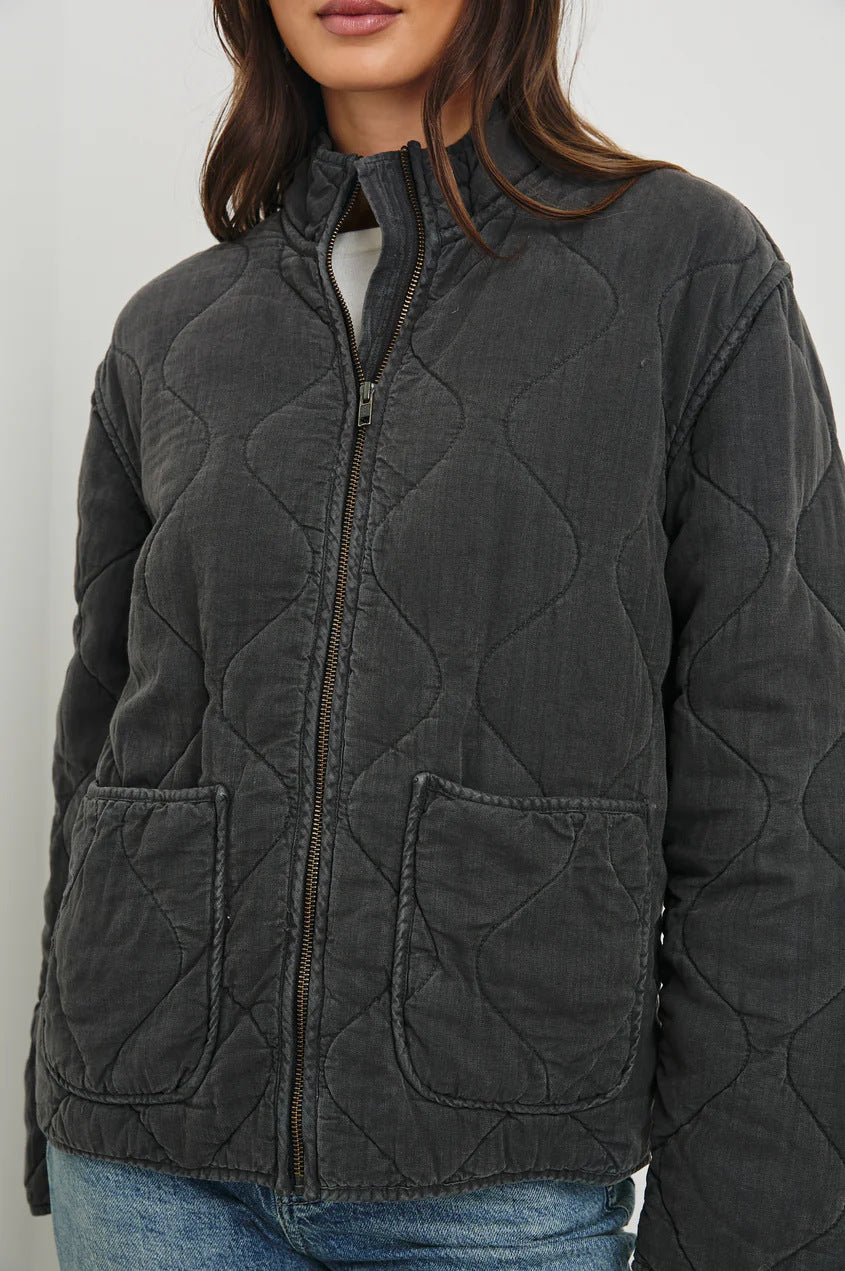Damen gesteppte Utility-Jacke mit praktischen Taschen und hohem Kragen Heidi-Mode