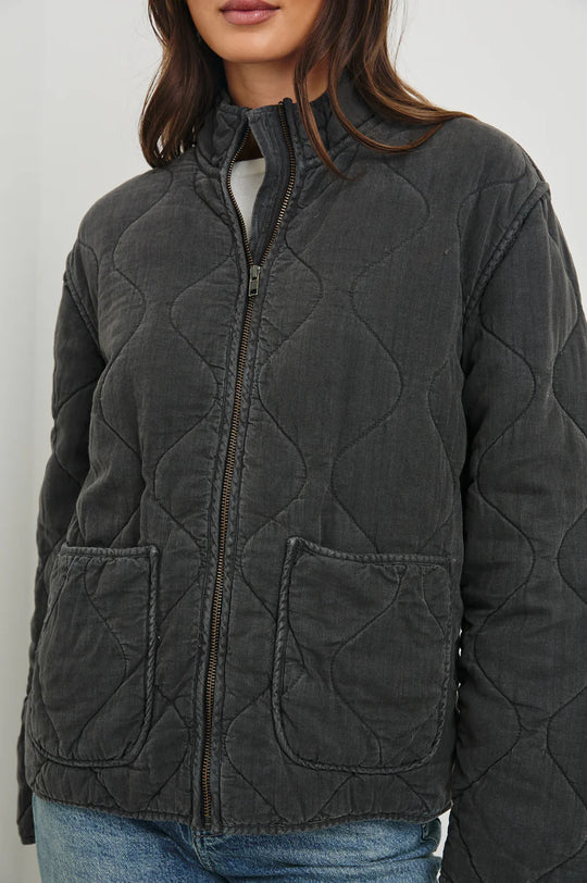 Damen gesteppte Utility-Jacke mit praktischen Taschen und hohem Kragen Heidi-Mode