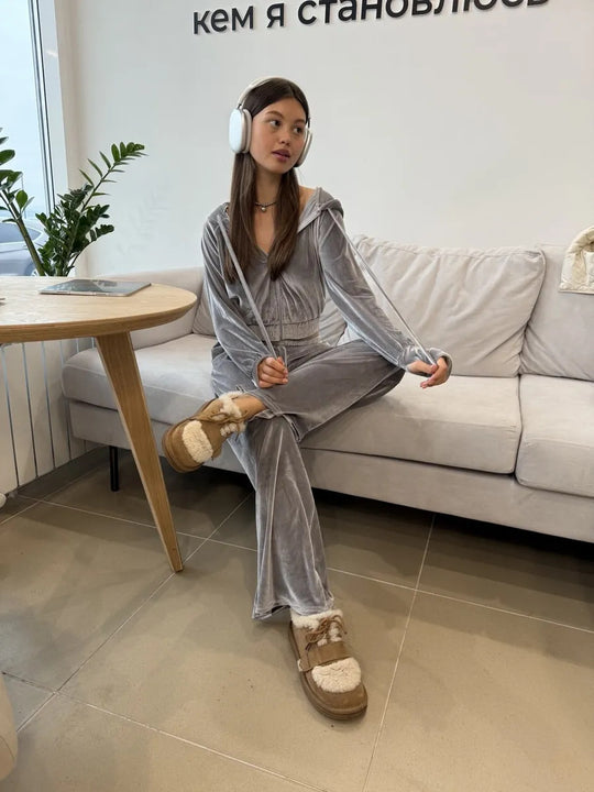 Damen Fleece-Sportanzug mit cropped Jacke und lässiger Hose Heidi-Mode