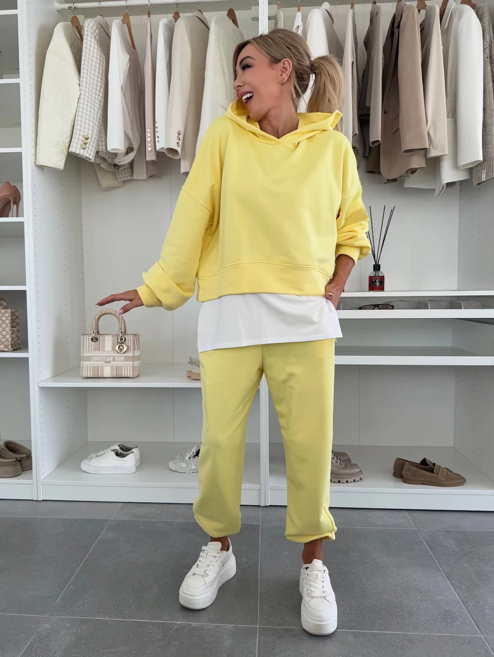 Damen lässiges Kapuzenoberteil und Jogginghose-Set mit entspanntem Schnitt Heidi-Mode