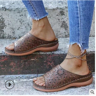 Damen Pantoletten mit modischem Blumenmuster und ergonomischem Fußbett Heidi-Mode