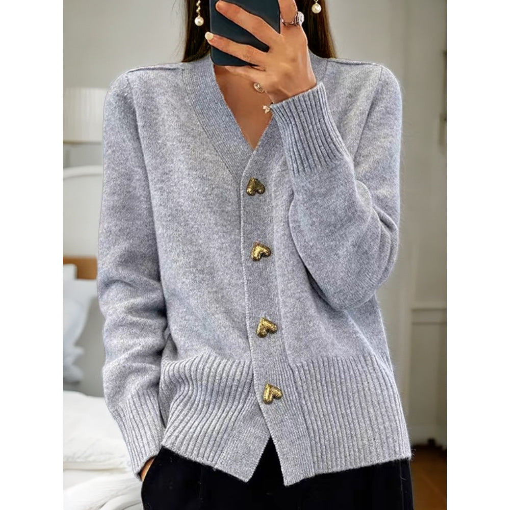 Damen kuschelige Strickjacke mit Herzknöpfen und V-Ausschnitt Heidi-Mode
