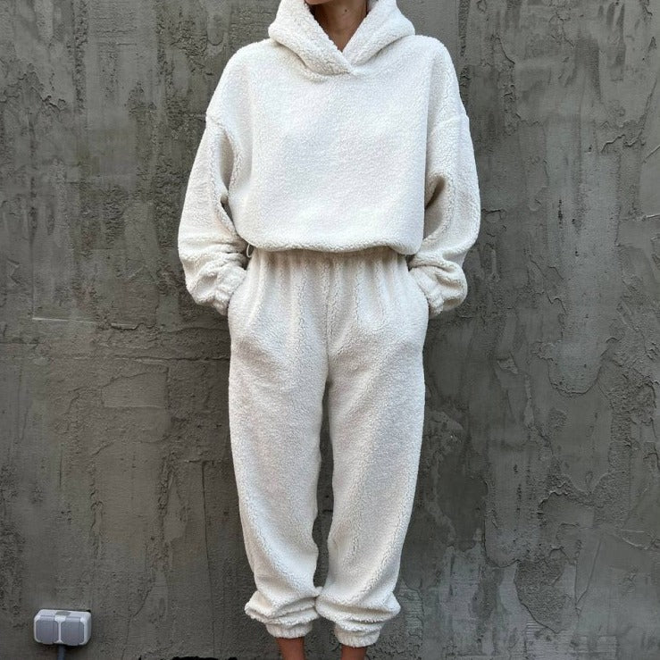 Damen Kuscheliges Fleece-Set mit Kapuze und elastischem Bund Heidi-Mode