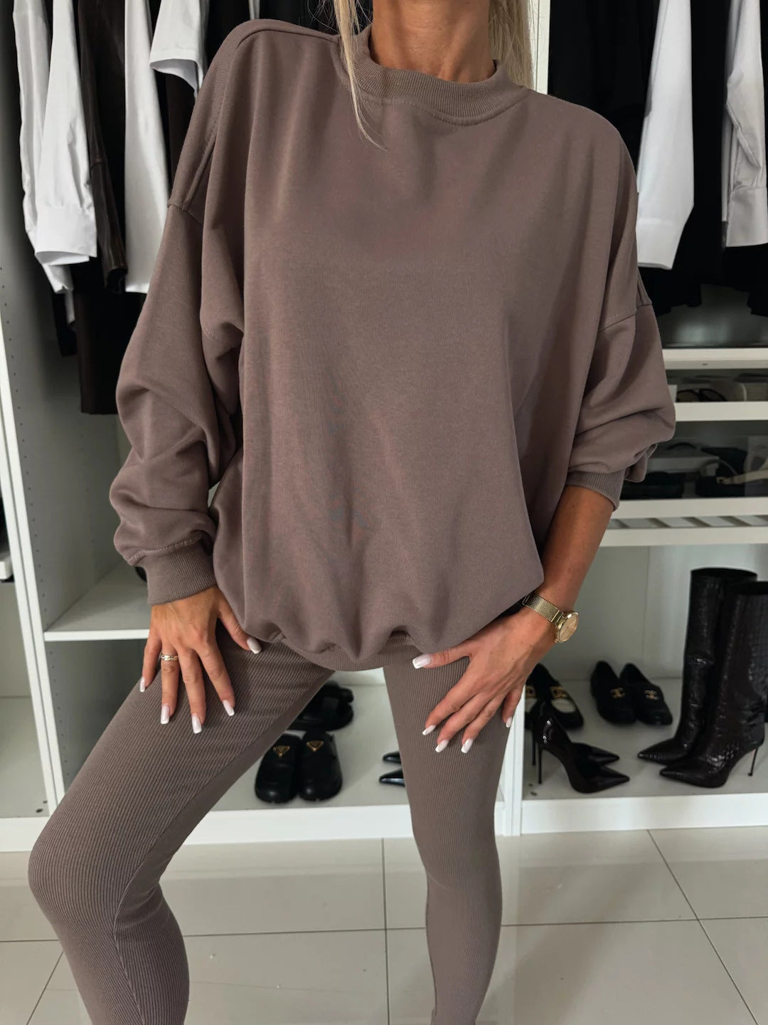 Damen lässiges Baumwoll-Lounge-Set mit Rundhalsausschnitt und engen Leggings Heidi-Mode