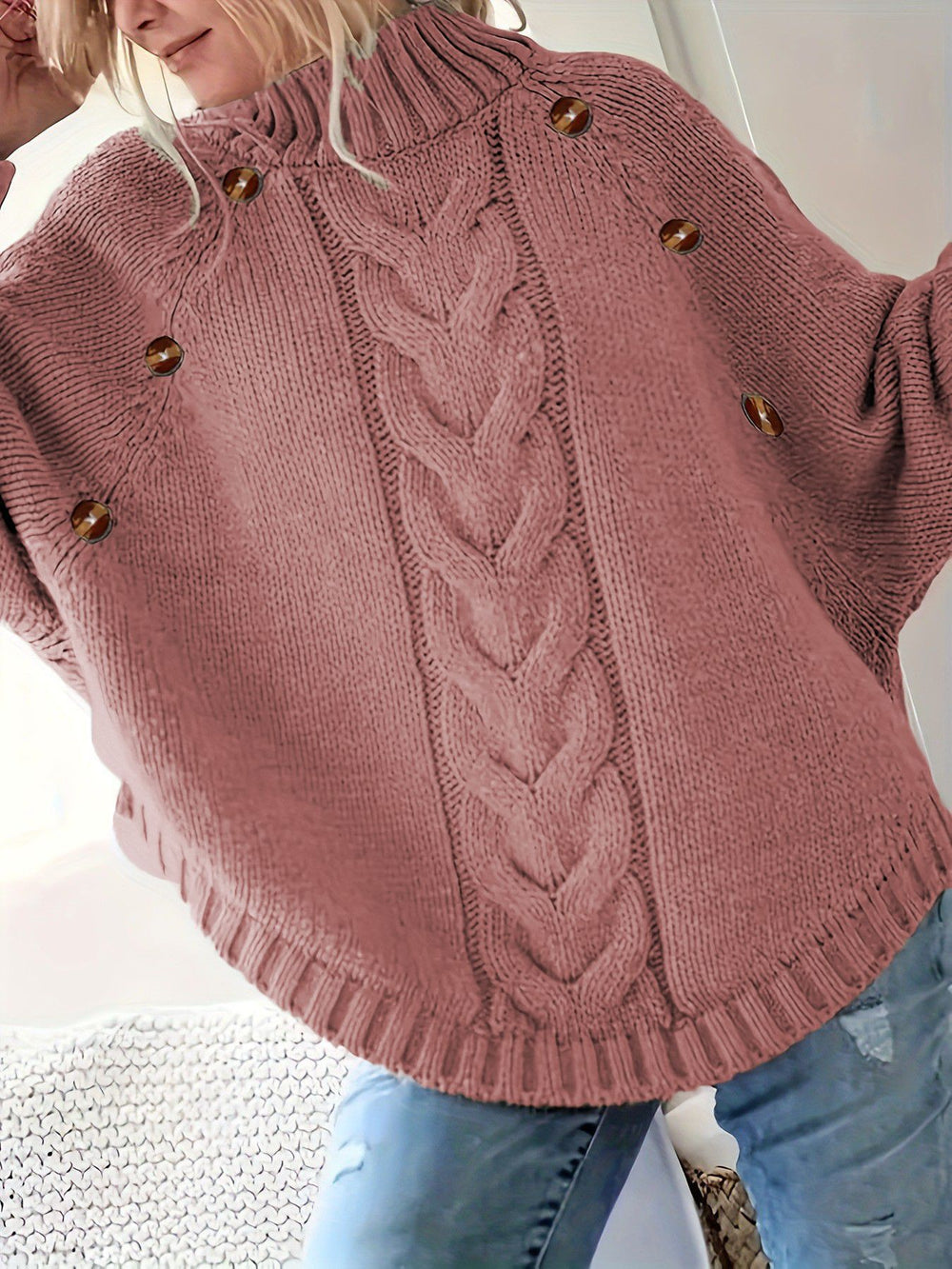 Damen Grobstrickpullover mit hochgeschlossenem Kragen und dekorativen Knöpfen Heidi-Mode