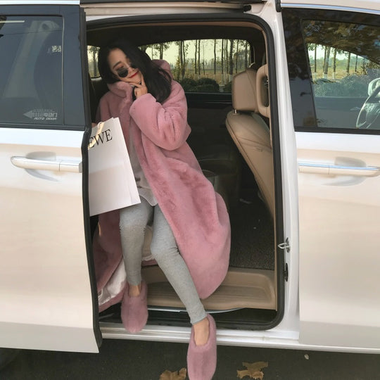 Damen Kuschelmantel mit Kapuze aus weichem Plüsch Heidi-Mode