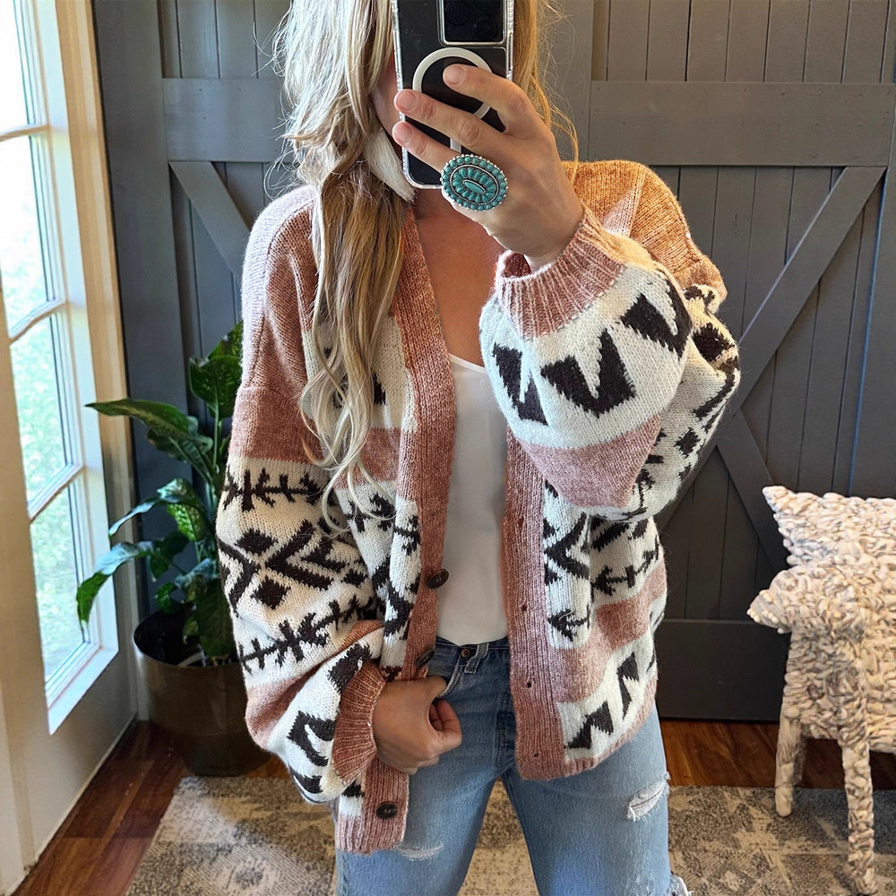 Damen gemütliche Strickjacke mit dekorativem Ethnomuster und offenem Schnitt Heidi-Mode