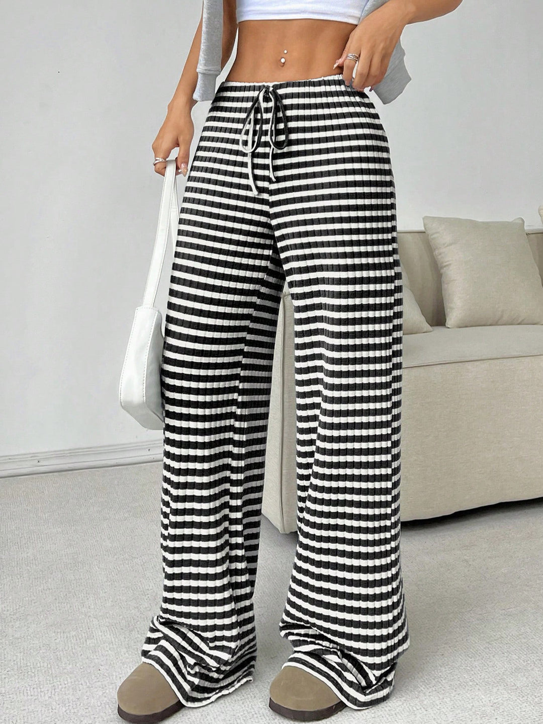 Damen komfortable Relaxhose mit weitem Schnitt und verstellbarem Kordelzug Heidi-Mode