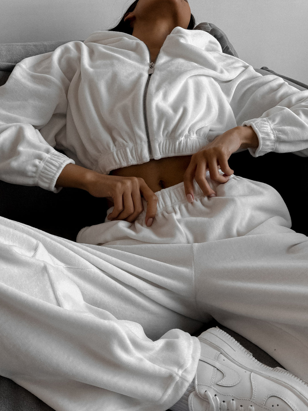 Damen Sportliches Cropped Sweatshirt und Jogginghose Set mit elastischem Bund Heidi-Mode
