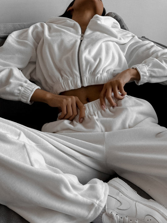 Damen Sportliches Cropped Sweatshirt und Jogginghose Set mit elastischem Bund Heidi-Mode