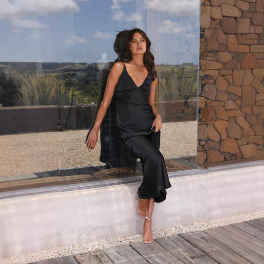 Damen Satin Maxikleid mit eleganter V-Form und fließendem Schnitt Heidi-Mode