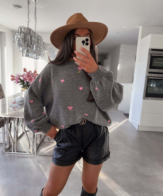 Damen lässiger Strickpullover mit herzförmigen Mustern und angeschnittenen Ärmeln Heidi-Mode